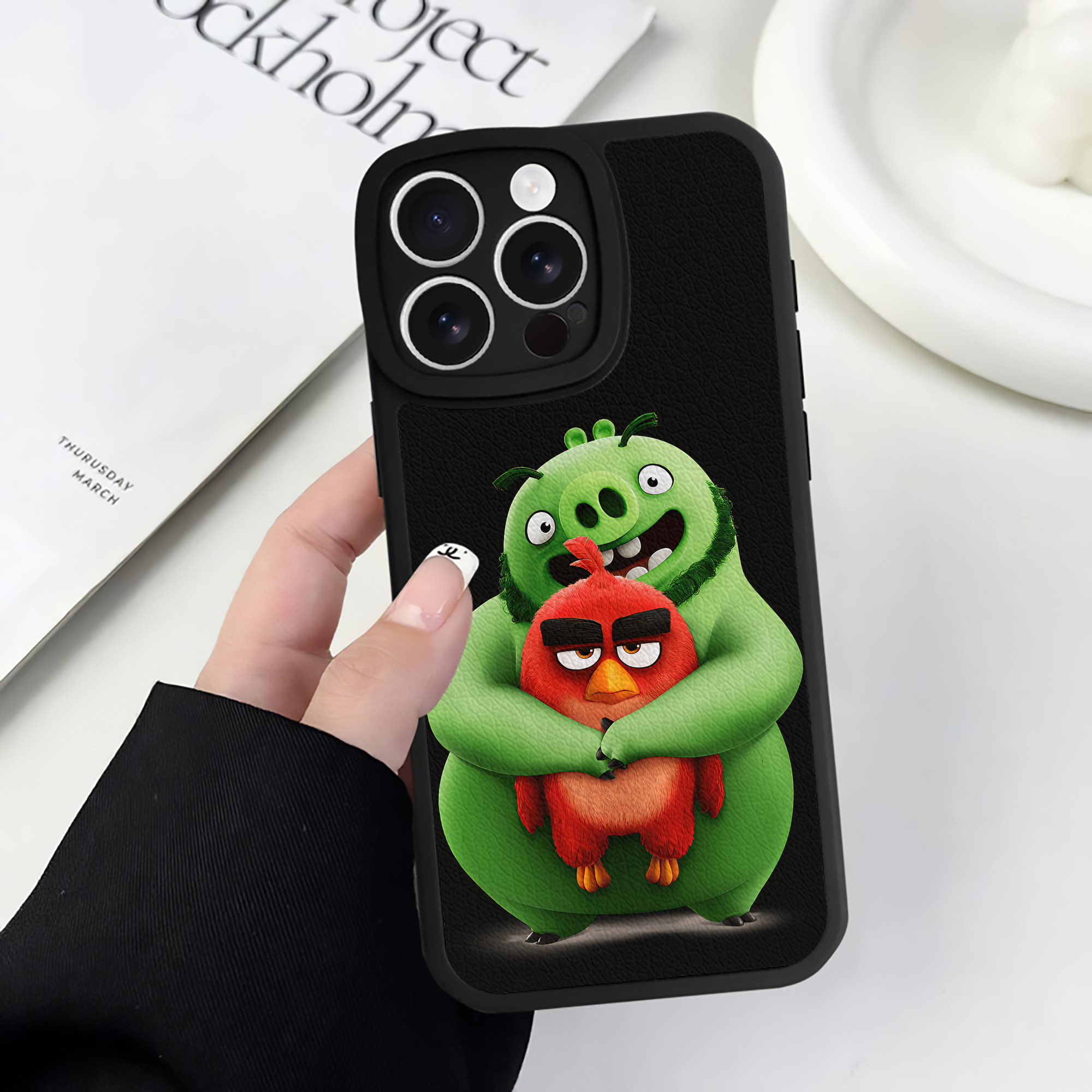 （画像用） Angry Birds アングリーバード 【iPhone 16シリーズ対応】シリコンスマホケース（レザー調） 材質：シリコン